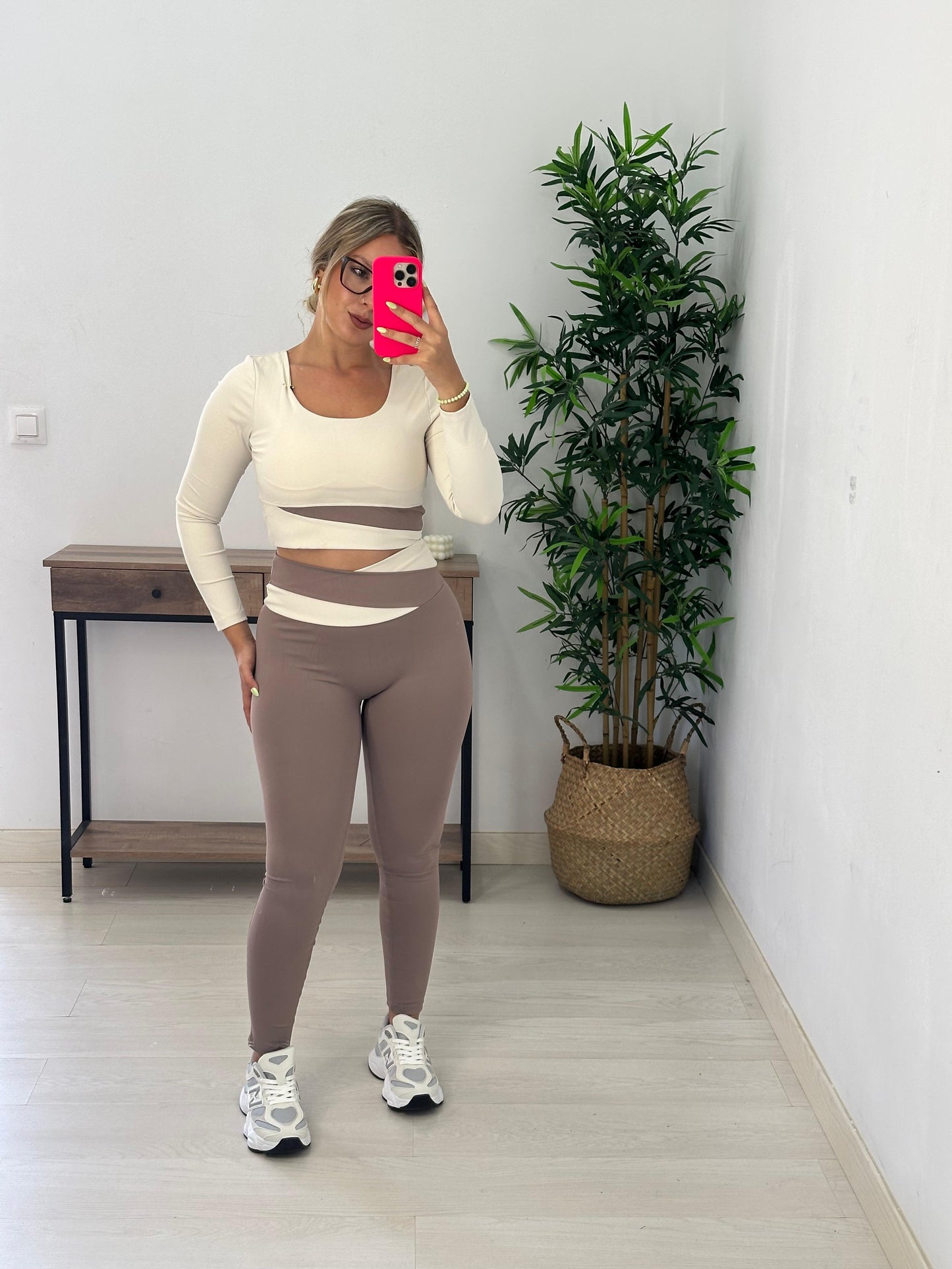 CONJUNTO DEPORTIVO LILIA BEIGE