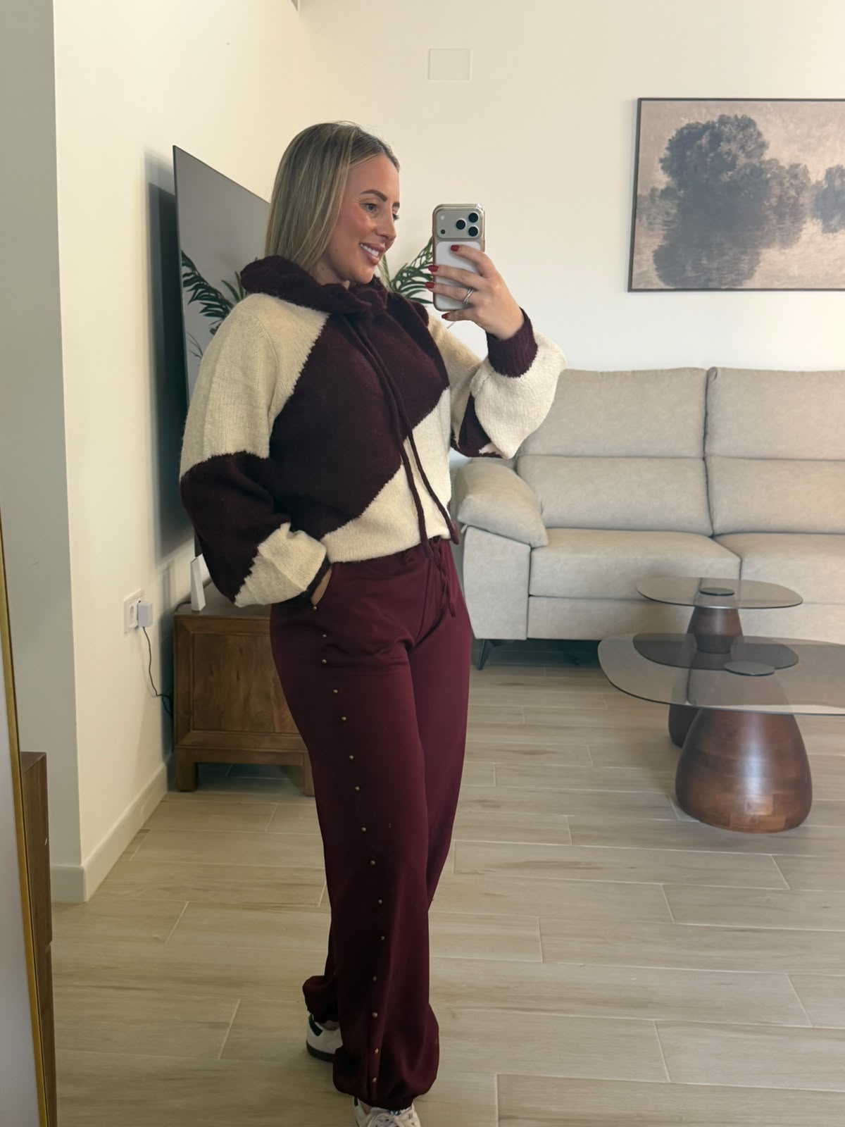 PANTALON TACHUELAS BURDEOS