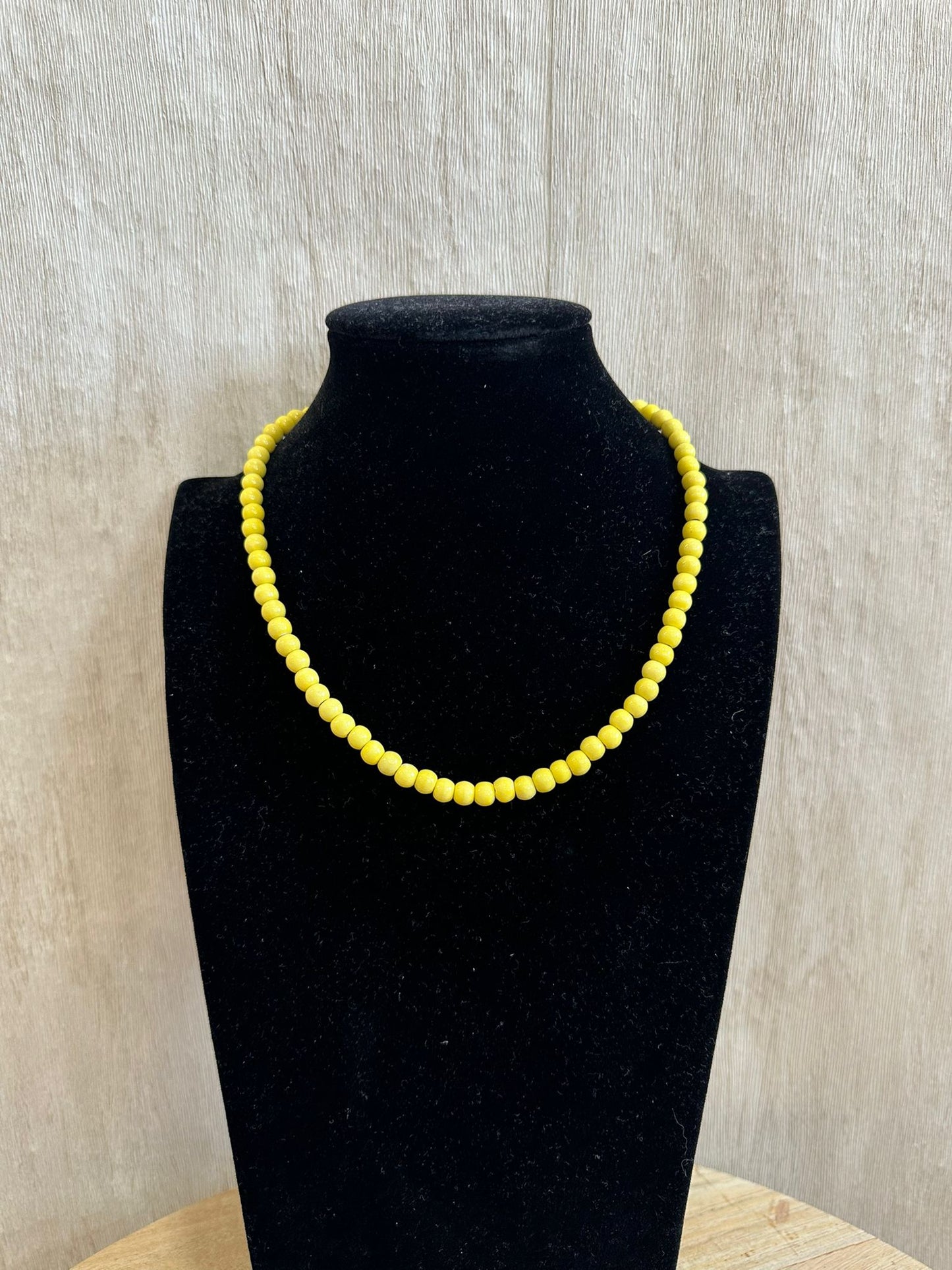 COLLAR ABALORIOS AMARILLO