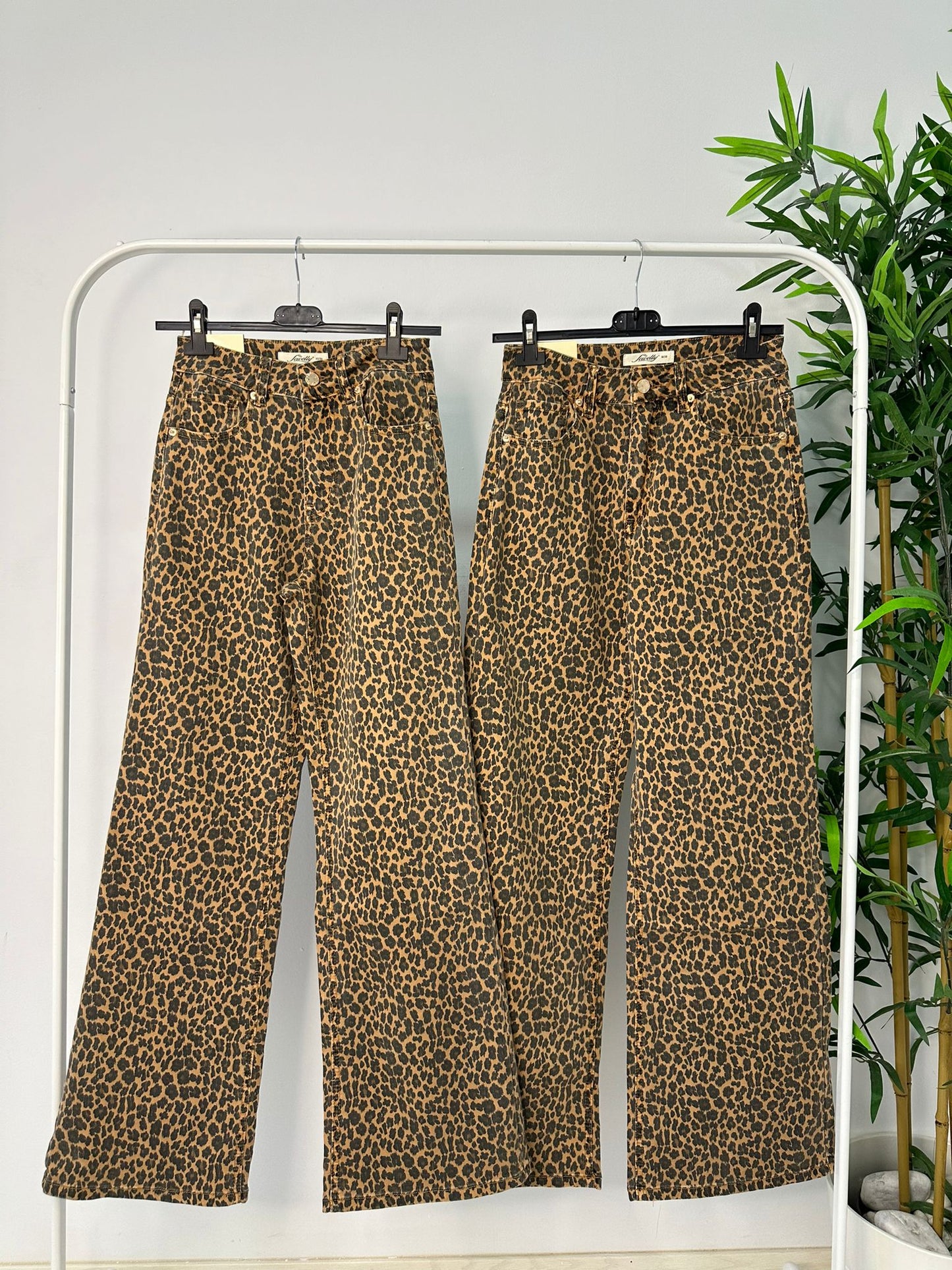 PANTALON VAQUERO ANIMAL PRINT