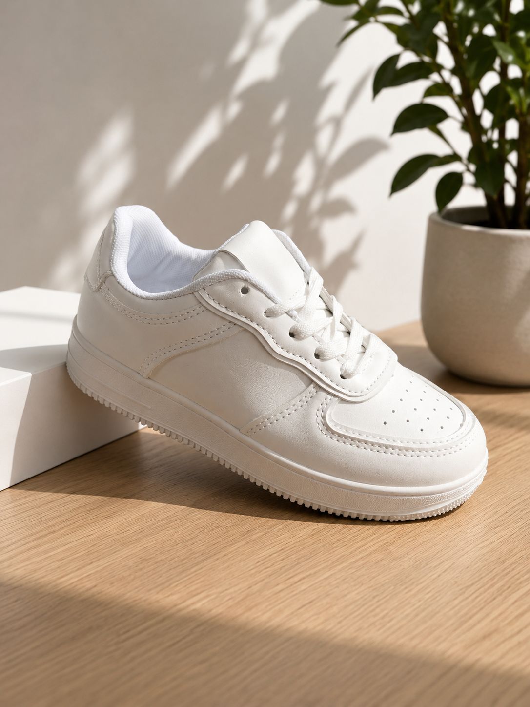 DEPORTIVAS BLANCAS