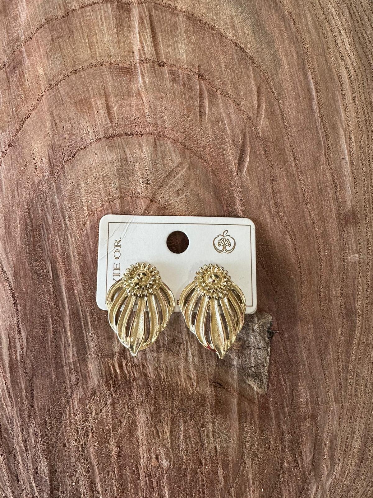 PENDIENTES HOJA DORADA