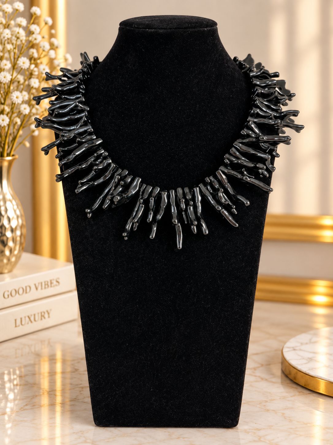 COLLAR CORAL NEGRO