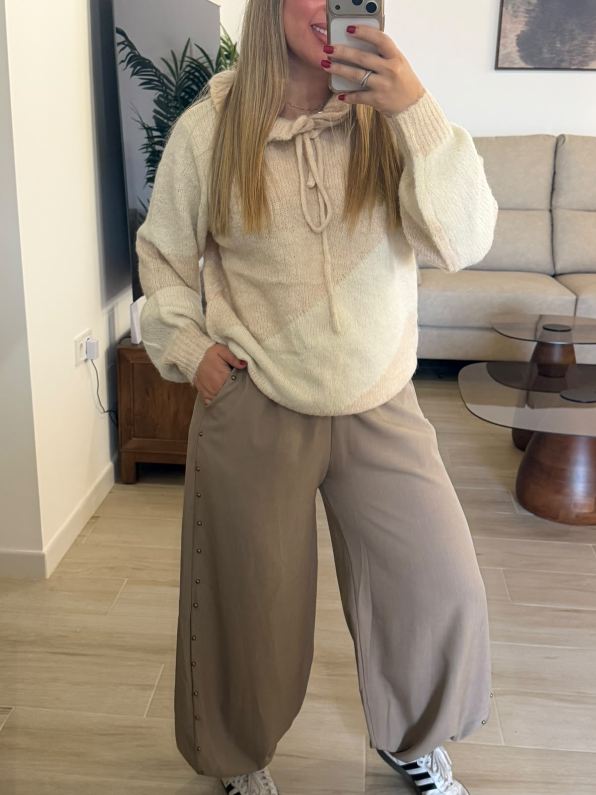 PANTALON TACHUELAS TAUPE