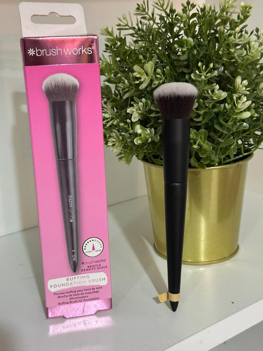 BROCHA PARA BASE DE MAQUILLAJE N.2