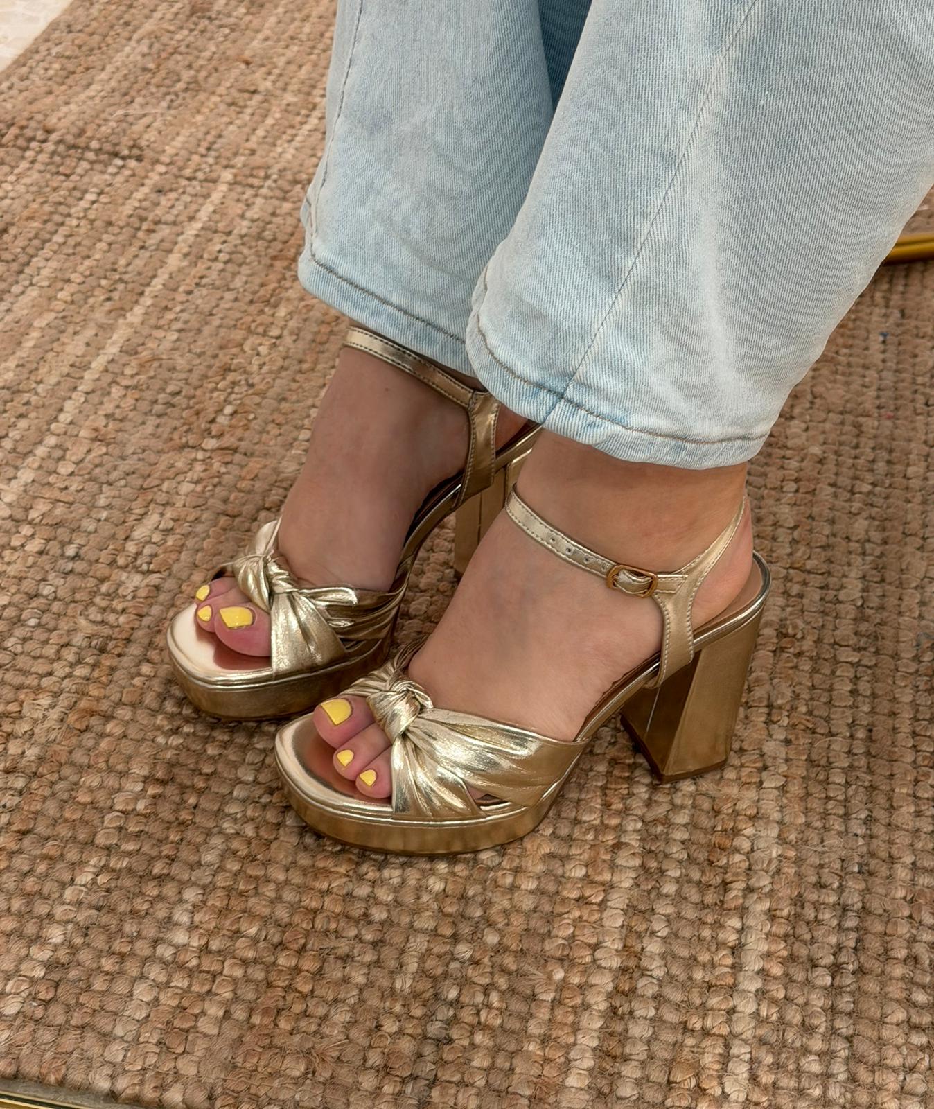 TACON NUDO DORADO