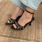 SANDALIA TACHUELAS MARRON