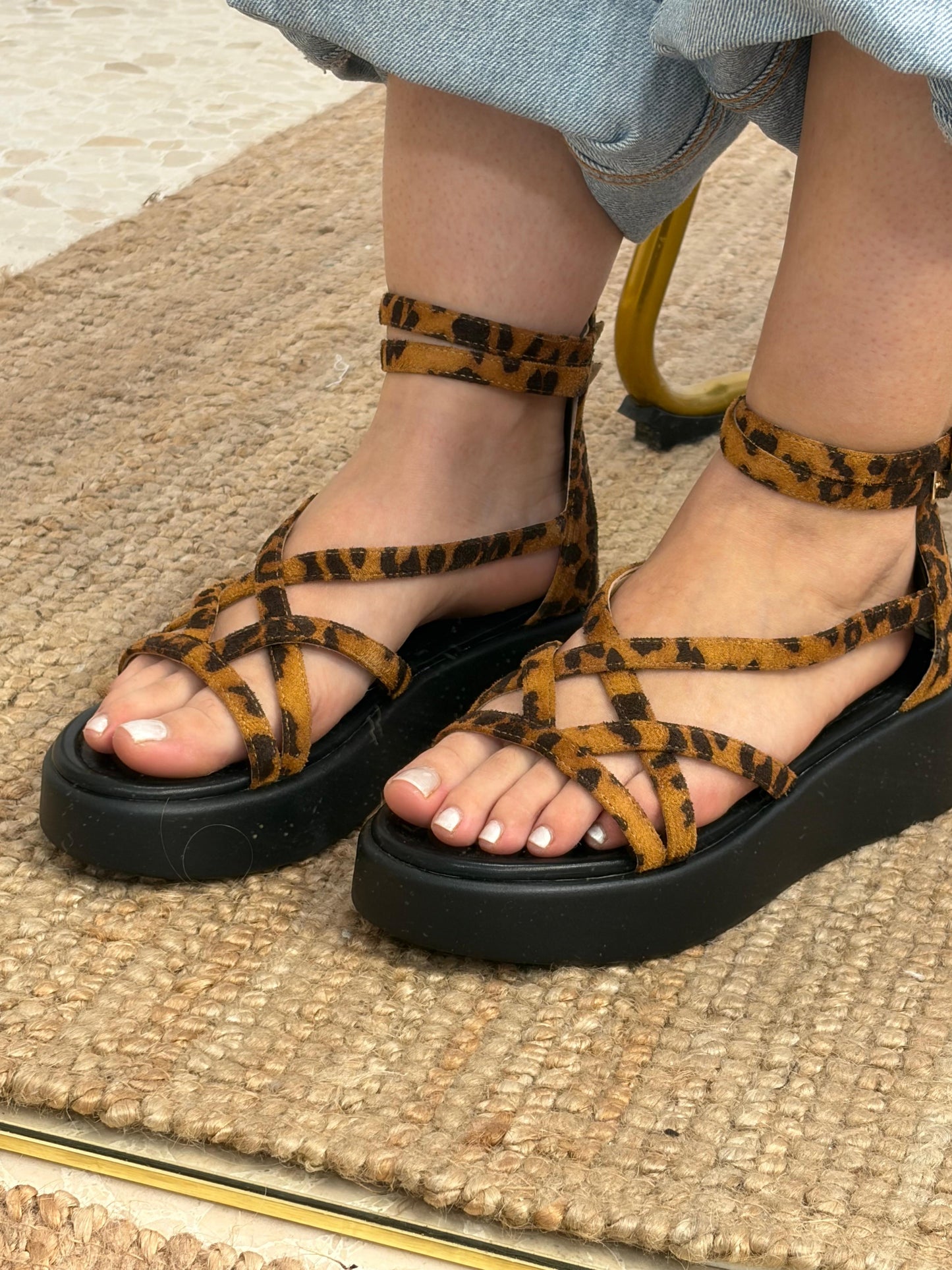 SANDALIAS AGATHA LEOPARDO