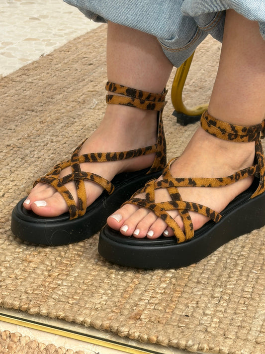 SANDALIAS AGATHA LEOPARDO