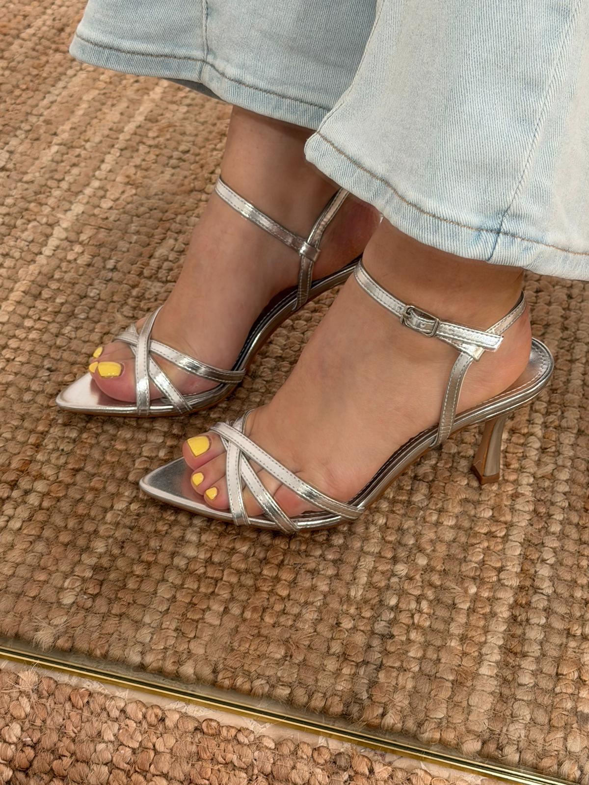 SANDALIA TACON PLATA