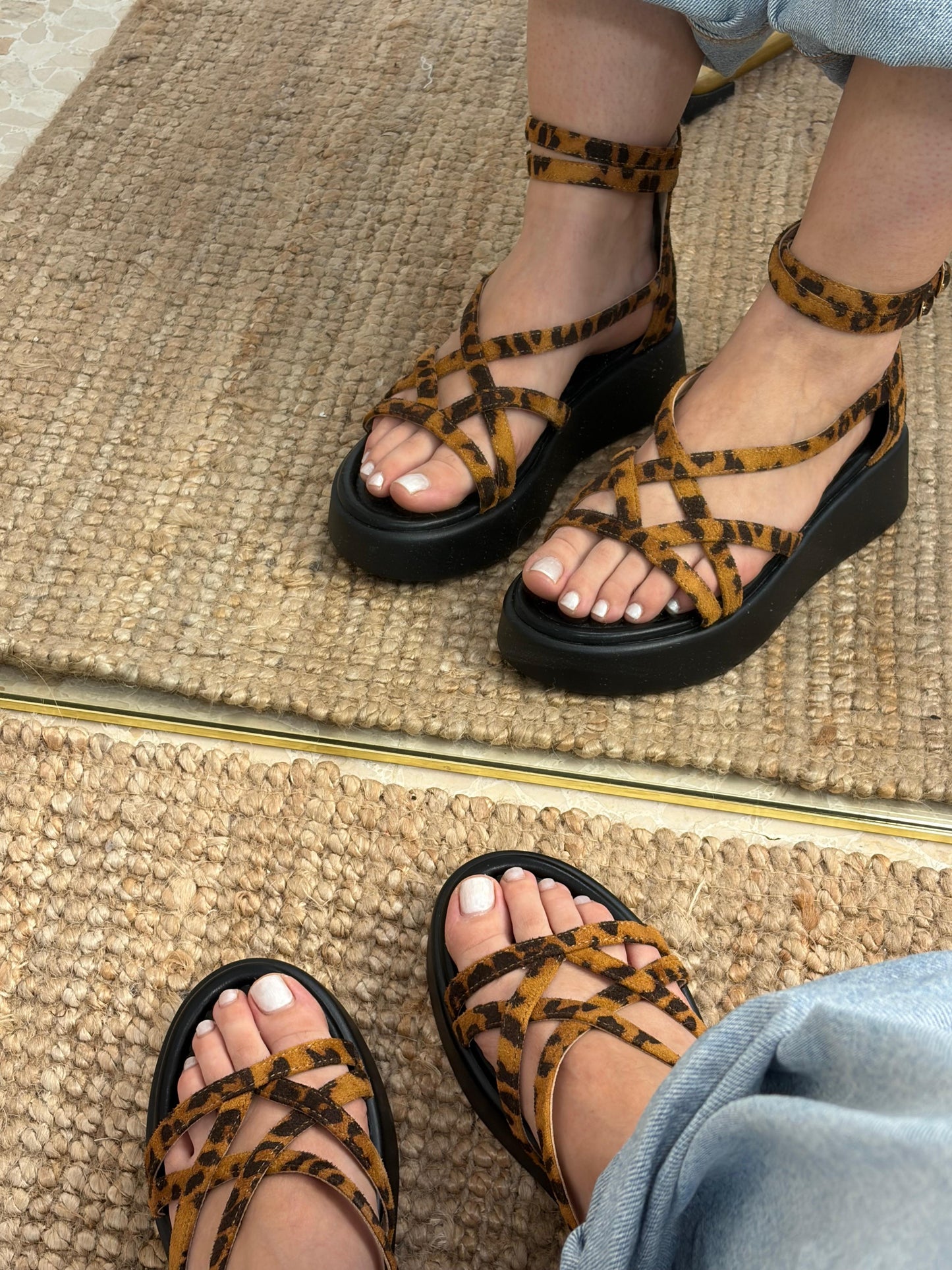SANDALIAS AGATHA LEOPARDO