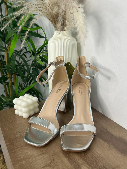 SANDALIA TACON PLATA