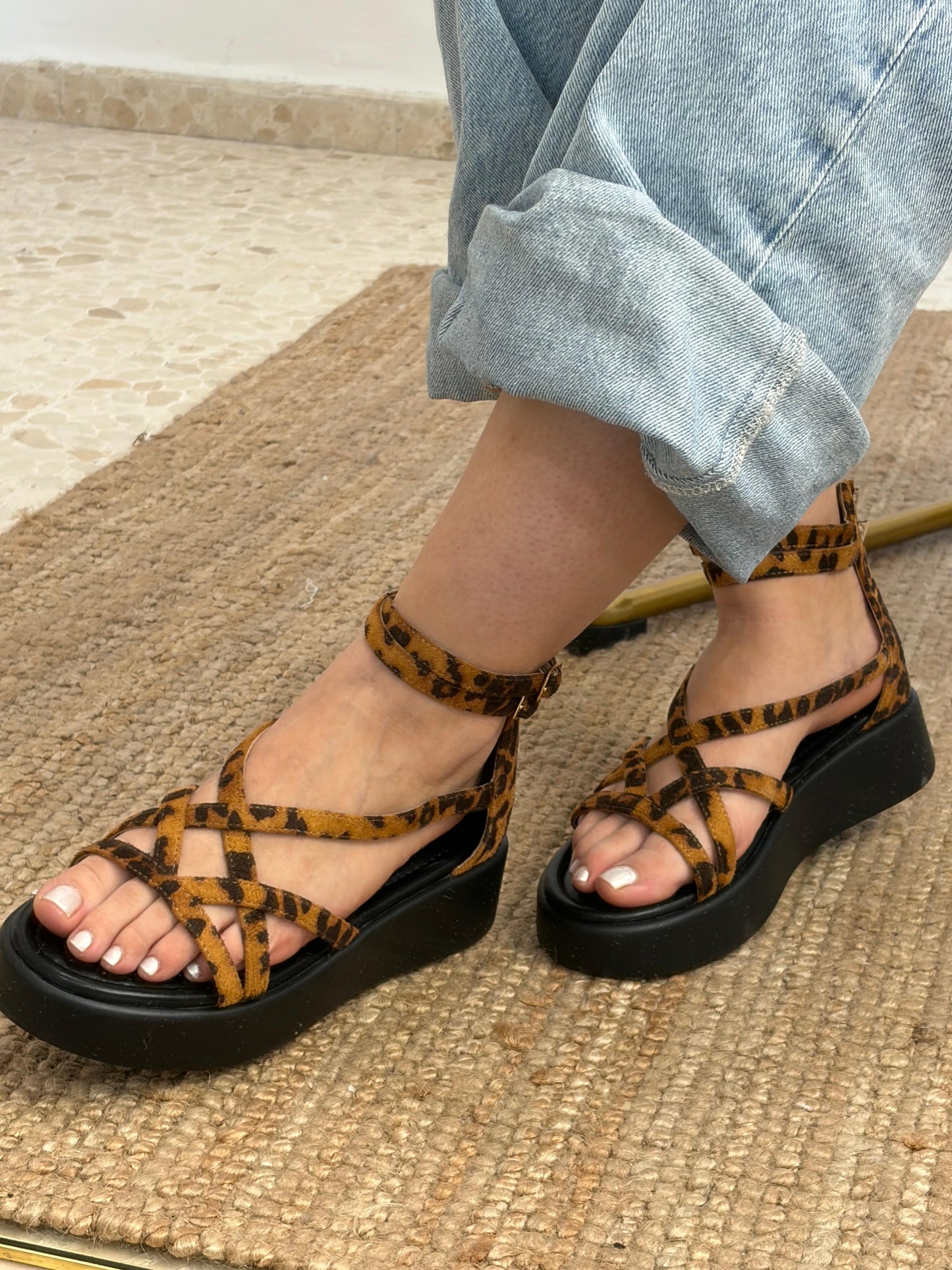 SANDALIAS AGATHA LEOPARDO