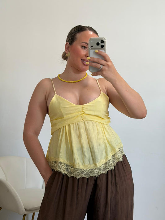 TOP ENCAJE AMARILLO