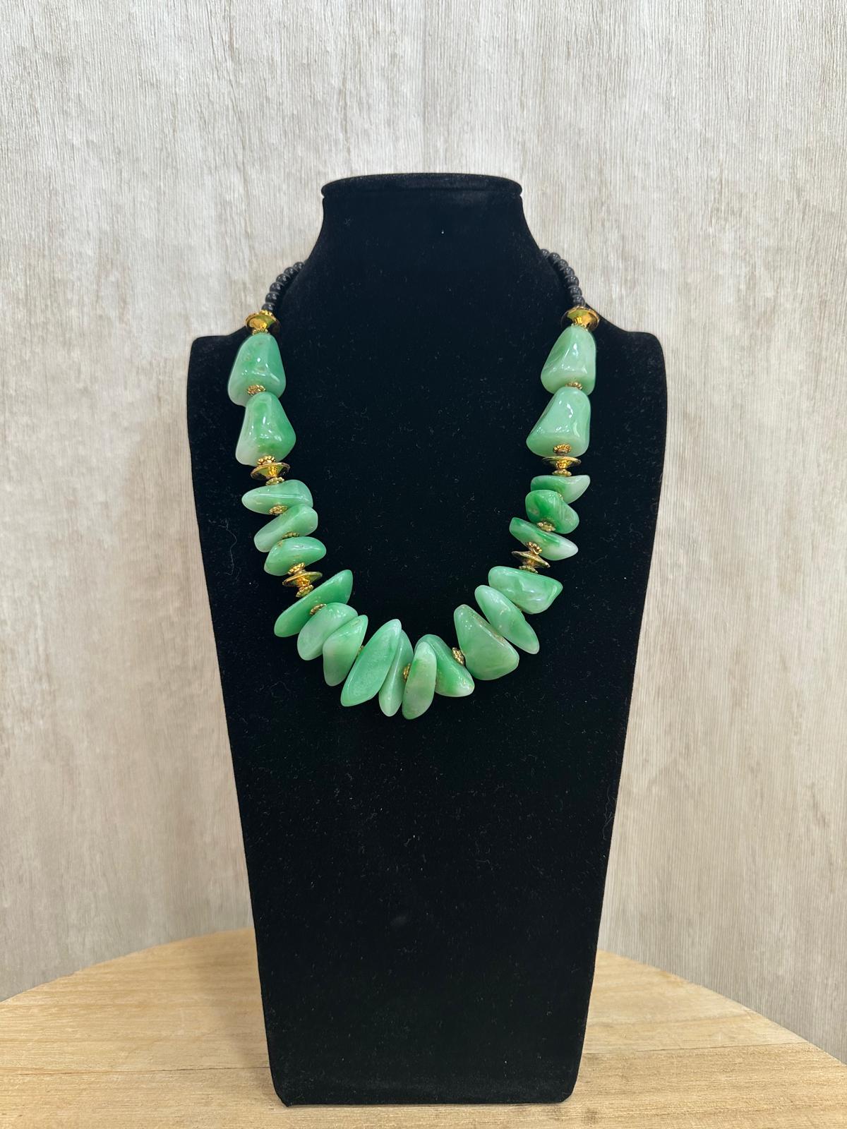 COLLAR PIEDRAS VERDE