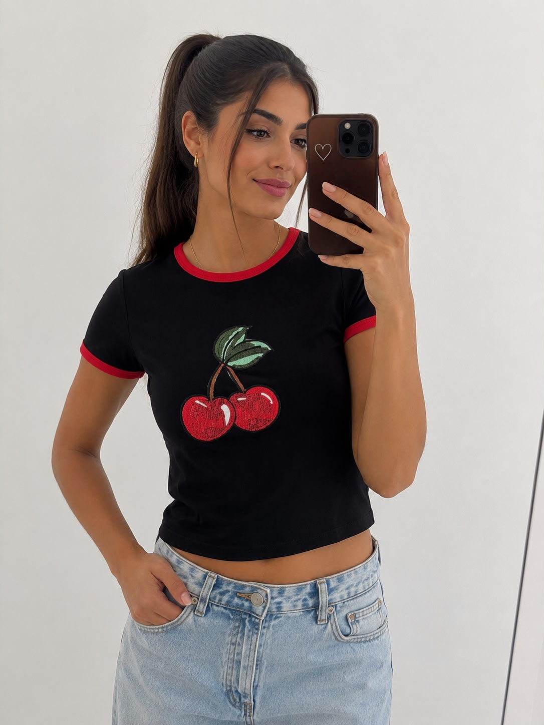 CAMISETA CEREZA NEGRA Y ROJO