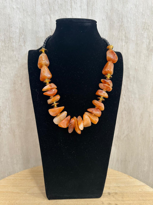 COLLAR PIEDRAS NARANJA